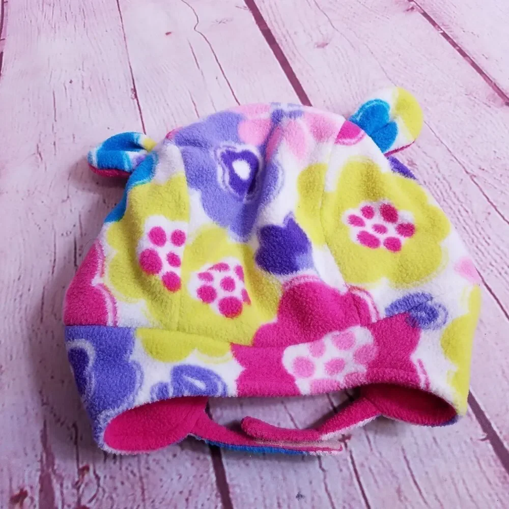 Children's Place hat with chin strap 12/